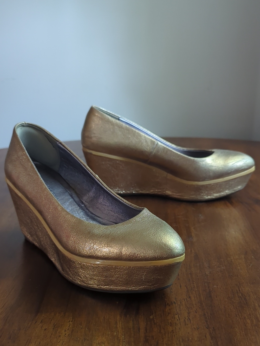 Anthropologie Pilcro Gold Wedges Metallic size 7